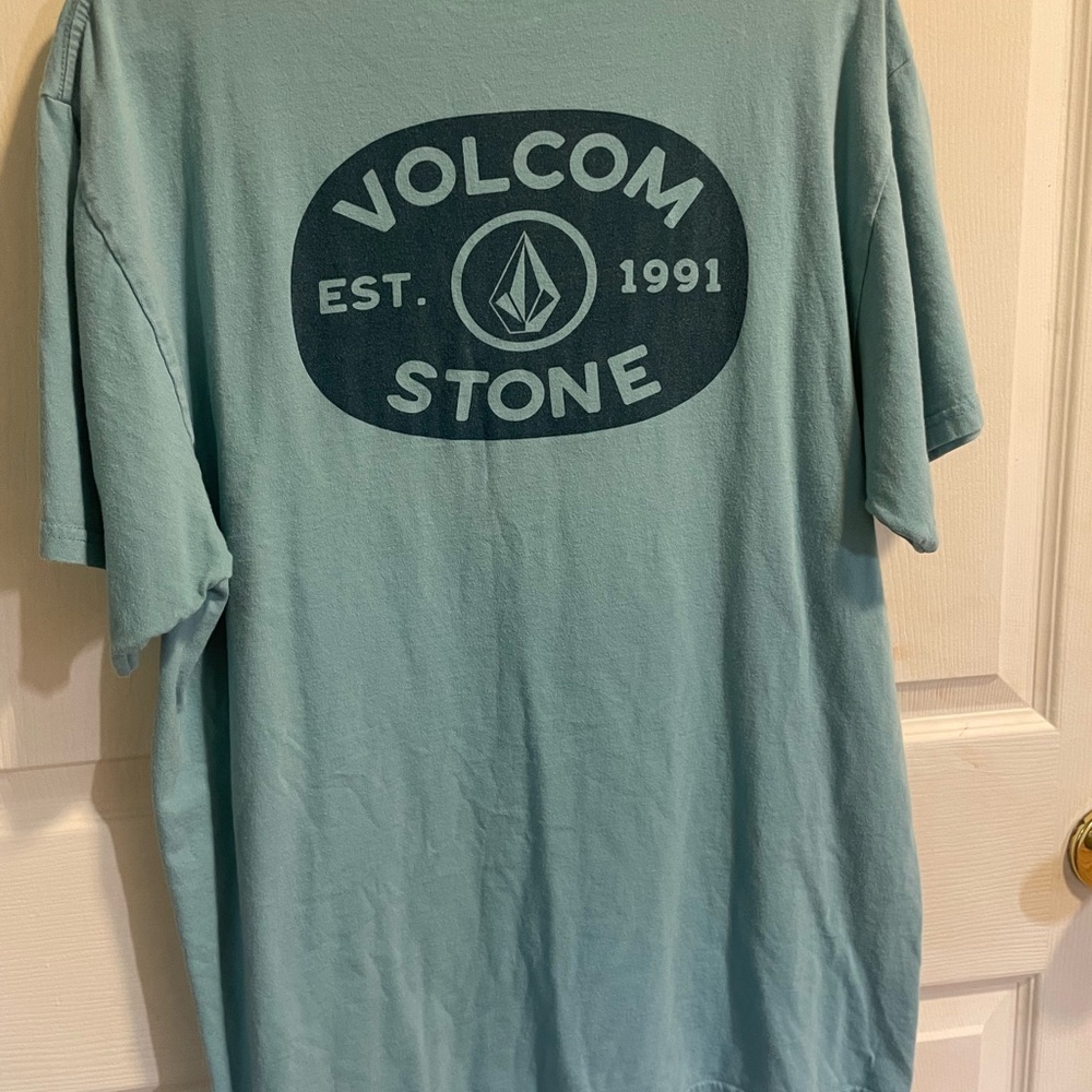Volcom Men's T-Shirt - Picture 4 of 4